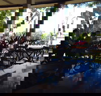 Bull  Bush Inn - Accommodation Directory