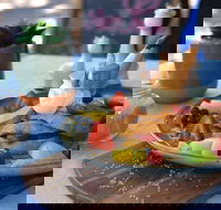 Mr Giraffe - Accommodation Directory