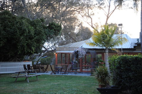 The Artesian Gardens Restaurant - Accommodation Directory 0