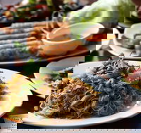 Vinh's Kitchen - Accommodation Directory