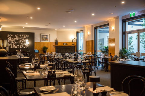 Deco Wine Bar And Restaurant - Accommodation Directory 0