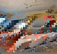 Golden Ponds Bar Restaurant  Function Centre - Accommodation Directory