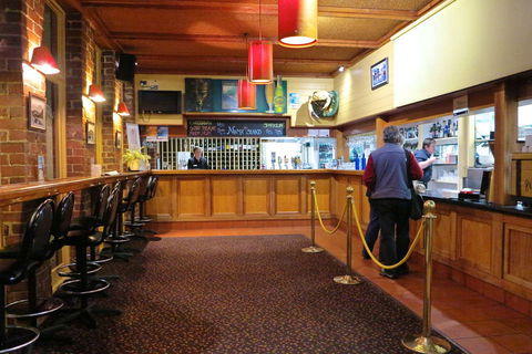Hamers Hotel Bar And Grill - Accommodation Directory 0