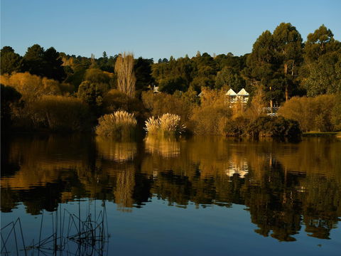 Lake House Restaurant - Accommodation Directory 2