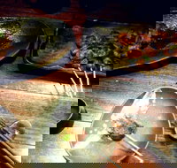 Stage Bar  Kitchen - Accommodation Directory