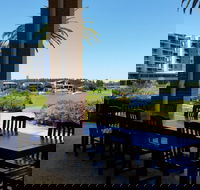 Signatures Restaurant and Bar - Accommodation Directory
