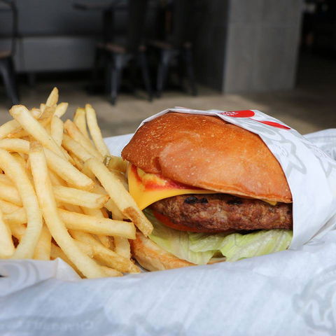 Carl's Jr. - Beenleigh - Accommodation Directory 0