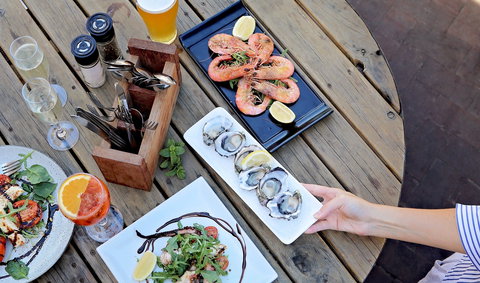 Caledonian Inn ROBE - Accommodation Directory 0