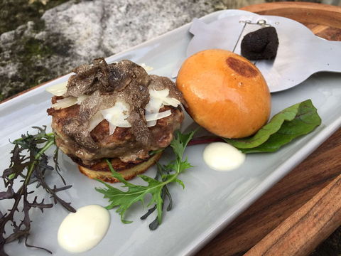 OGGI Bar And Eats - Accommodation Directory 0