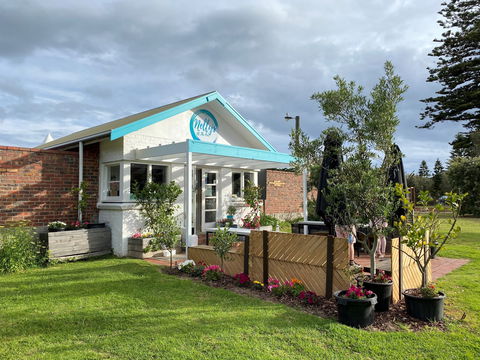 Nelly's At The Pier - Accommodation Directory 0