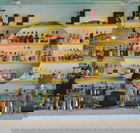 Snapper Rocks Bar  Kitchen - Accommodation Directory