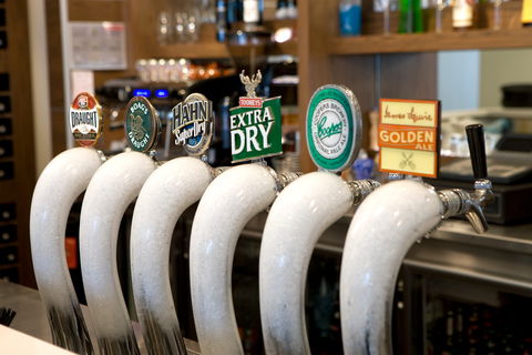 The Barker Hotel - Accommodation Directory 2