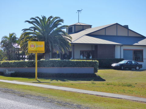 Riverside Tavern - Accommodation Directory 0