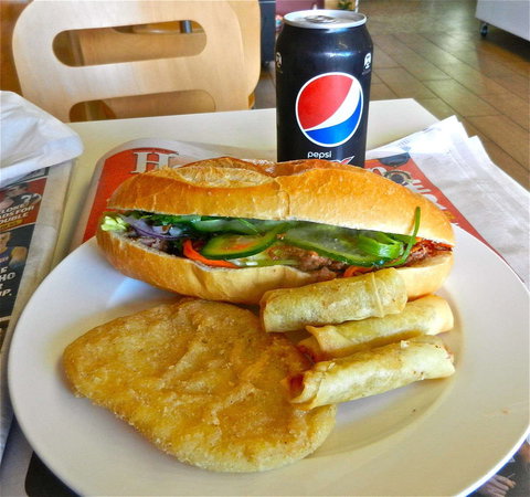 VN Wrap 'n' Roll - Sunshine North - Accommodation Directory 0