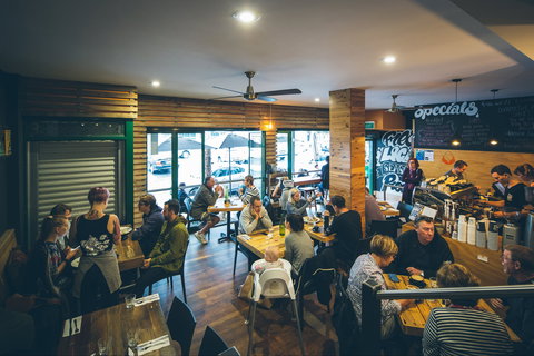 LV's On Clarence - Accommodation Directory 1