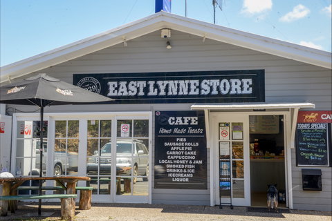 East Lynne Store - Accommodation Directory 0