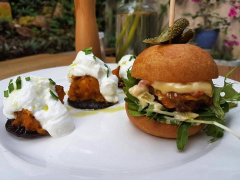 Saint Laura Cafe - Accommodation Directory 0