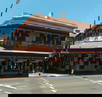 The Lion Hotel - Accommodation Directory