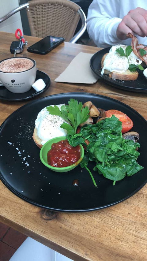 Thirty Three Cups - Accommodation Directory 1