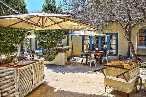 Katers Larder - Accommodation Directory 0