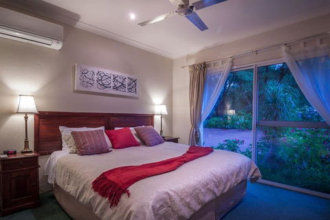 Ruby's Cafe - Accommodation Directory 23