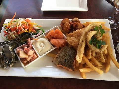 Stanley Hotel Bistro - Accommodation Directory 0