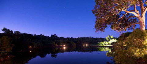 Williamsburg - Accommodation Directory 12