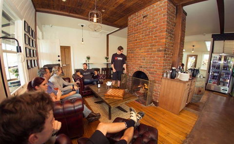 The Hub Pizza & Beer - Accommodation Directory 2