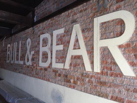 Bull & Bear - Accommodation Directory 3