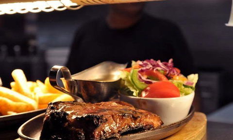 Squires Loft City Grill Room - Accommodation Directory 5