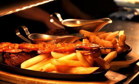 Squires Loft City Grill Room - Accommodation Directory 6