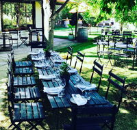 Stone  Barrow - Accommodation Directory