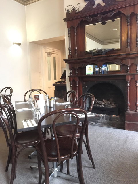 Deloraine Hotel Restaurant - Accommodation Directory 8