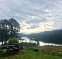 Lakeside Bar  Grill - Accommodation Directory