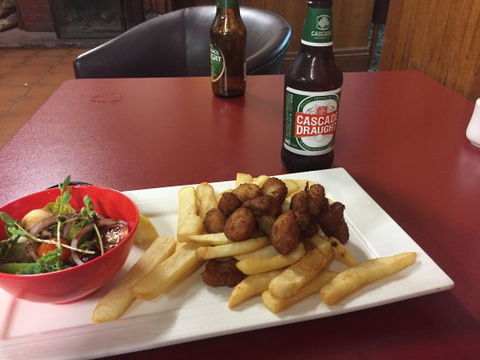 Man-O-Ross Hotel Restaurant - Accommodation Directory 0