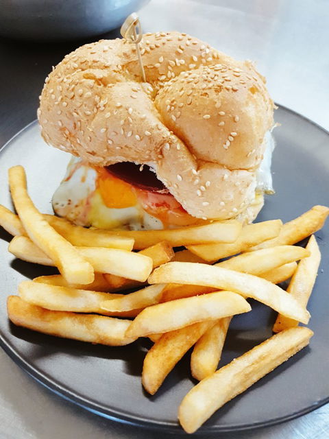 Mt Lyell Hotel Thai - European Bar And Restaurant - Accommodation Directory 5