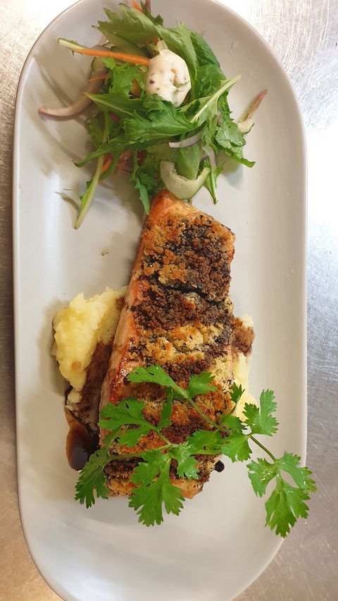 Mt Lyell Hotel Thai - European Bar And Restaurant - Accommodation Directory 8