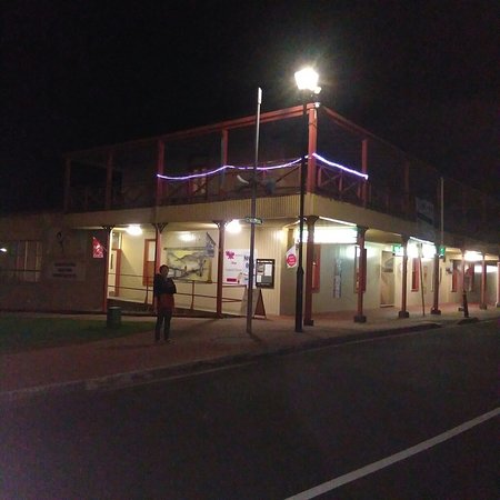 Mt Lyell Hotel Thai - European Bar And Restaurant - Accommodation Directory 0
