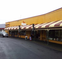 The Brown Dog - Accommodation Directory