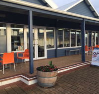 DeckChair Cafe - Accommodation Directory
