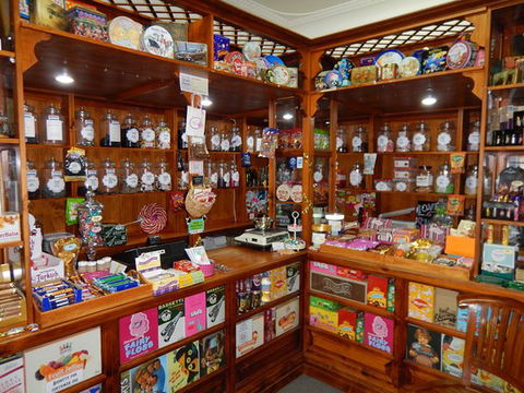Sticky Fingers Candy Store - Accommodation Directory 0