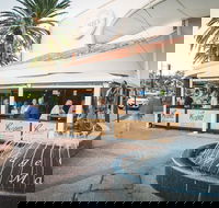 Mano's Restaurant - Accommodation Directory