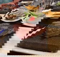 West Wing Bar  Grill - Accommodation Directory