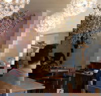 Holly's Cafe - Accommodation Directory