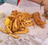 Birds Fish Bar - Bowen Fishermans Seafood Company PTY. LTD. - Accommodation Directory