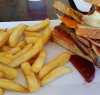 Trinity Beach Bar  Grill - Accommodation Directory