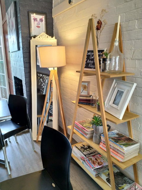Willow Tree Cafe - Accommodation Directory 2