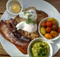Cromwell STREAT - Accommodation Directory
