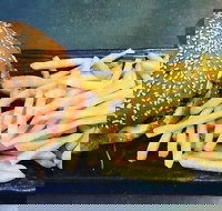 West 48 - Accommodation Directory