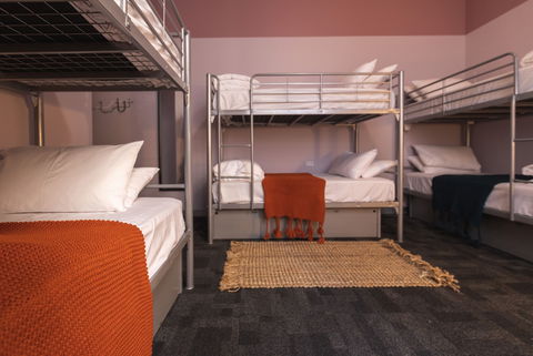 United Backpackers - Accommodation Directory 6